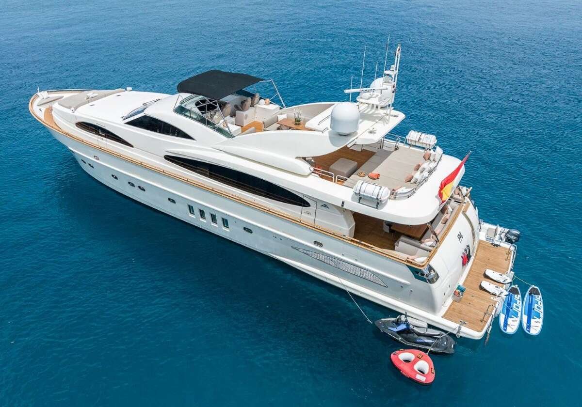 Rent Astondoa 102 B4 in Mallorca & Ibiza | Superyacht Charter