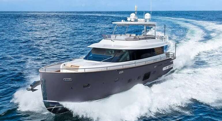 Azimut 76 | Almar II – Luxury Motor Yacht Charter in Mallorca