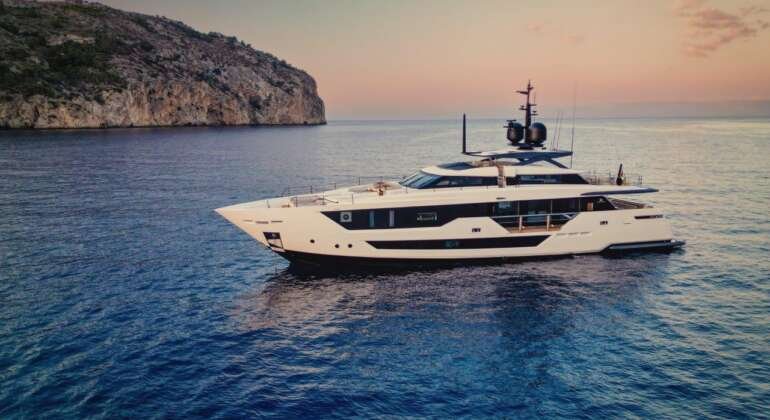 Rent Ferretti 106 Alvium in Ibiza, Mallorca & Menorca
