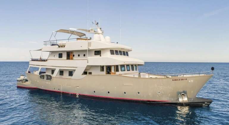 Rent Navetta 31m Semaya in Mallorca