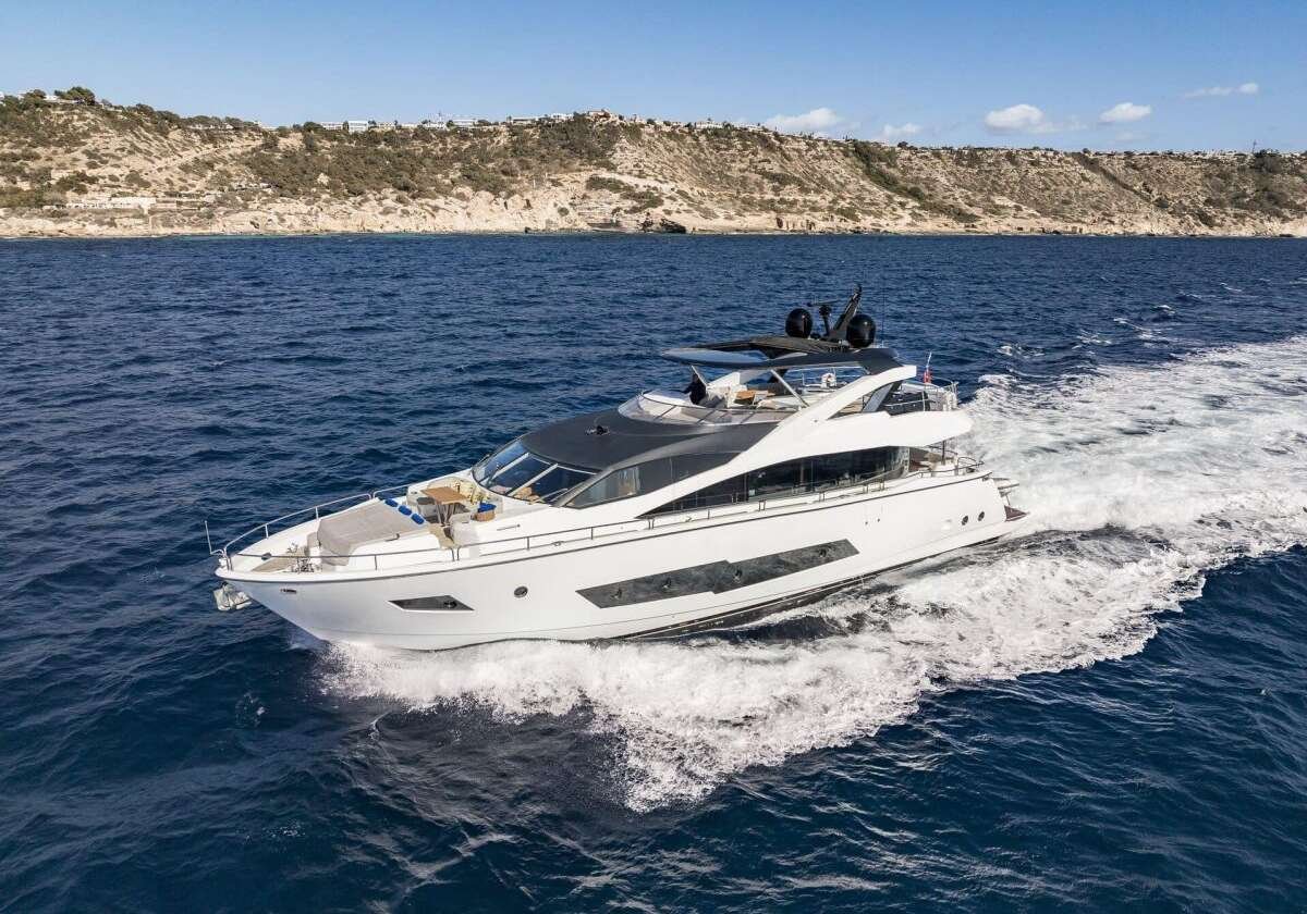 Rent Sunseeker 86 Fly Seawater II in Mallorca