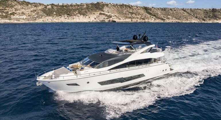 Rent Sunseeker 86 Fly Seawater II in Mallorca